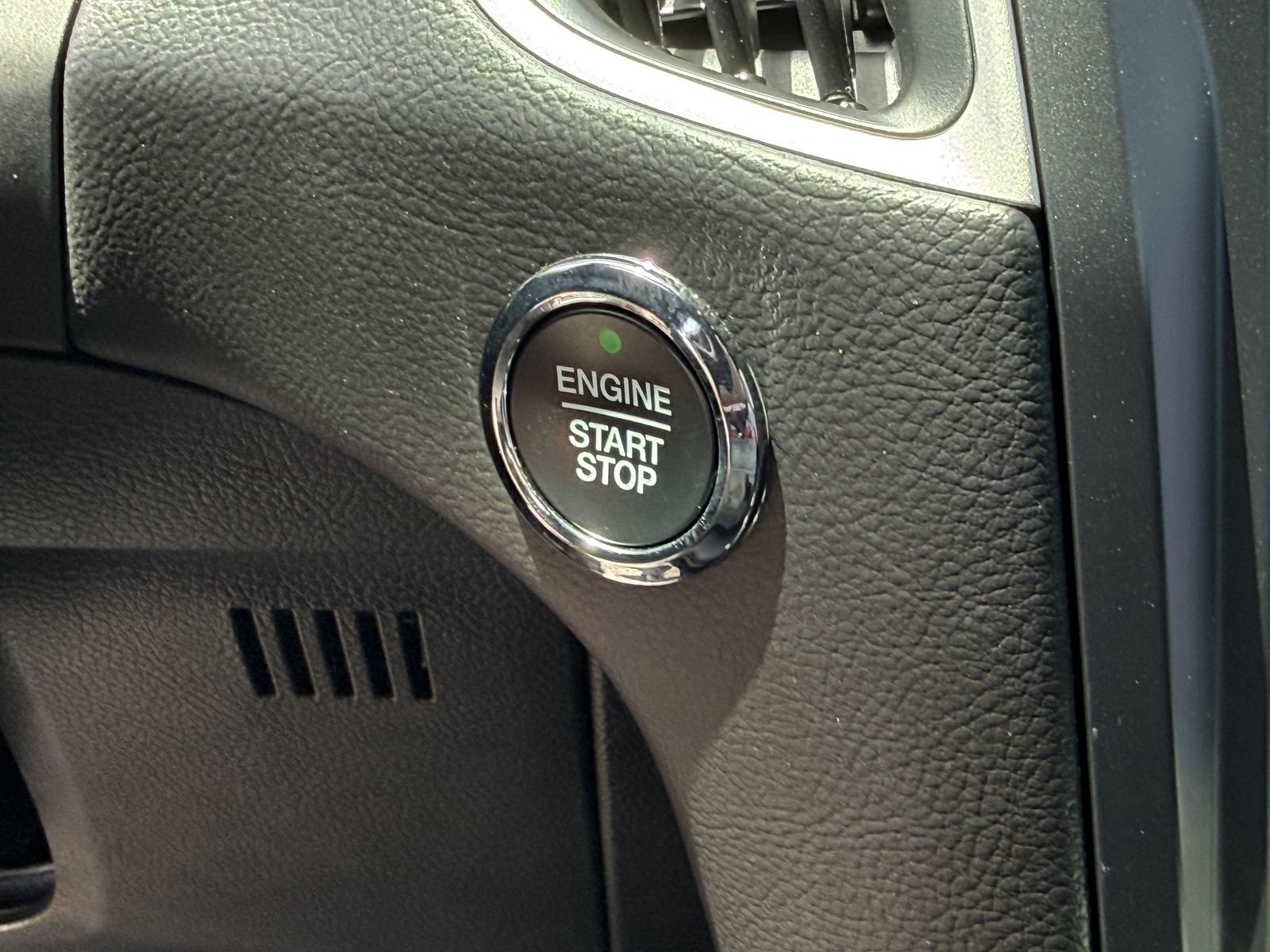 Certified 2024 Ford Edge ST-Line AWD/4WD image 37