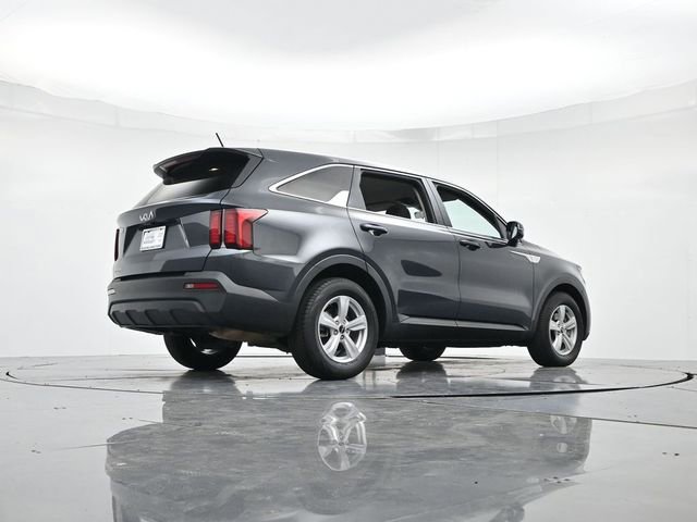 Used 2023 Kia Sorento LX image 31