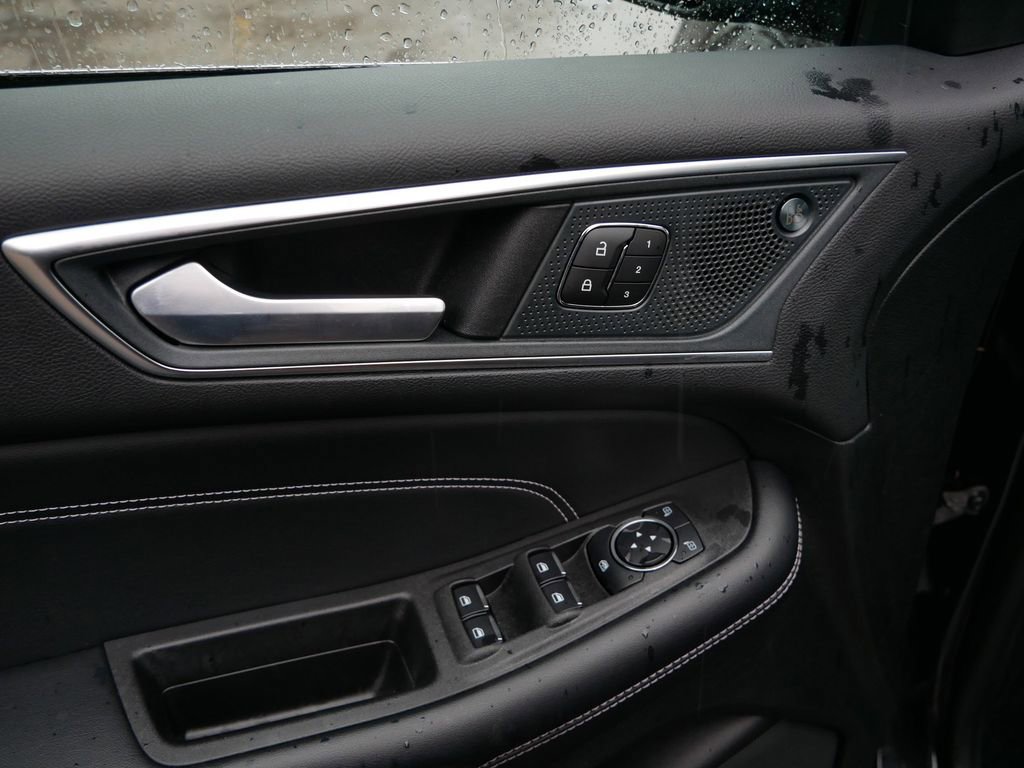 Certified 2024 Ford Edge Titanium w/ Equipment Group 301A image 17