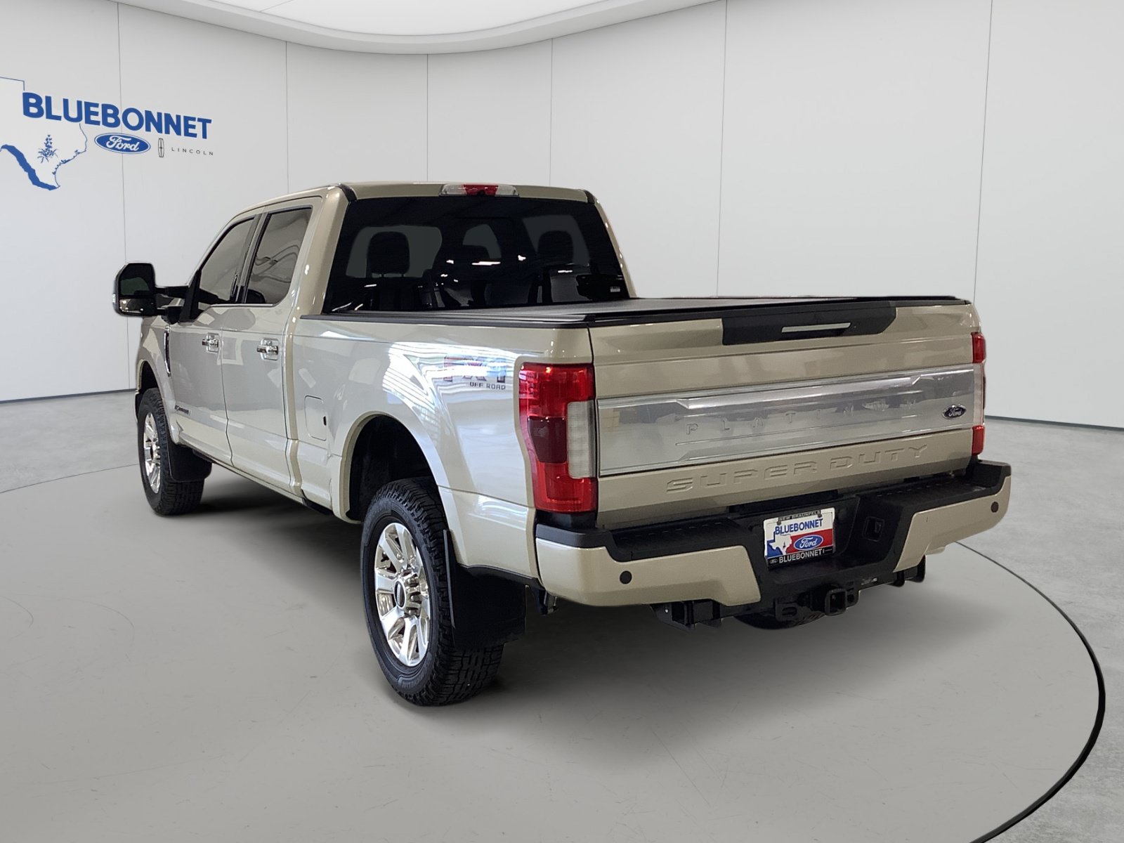 Certified 2018 Ford F250 Platinum w/ Platinum Ultimate Package AWD/4WD image 7