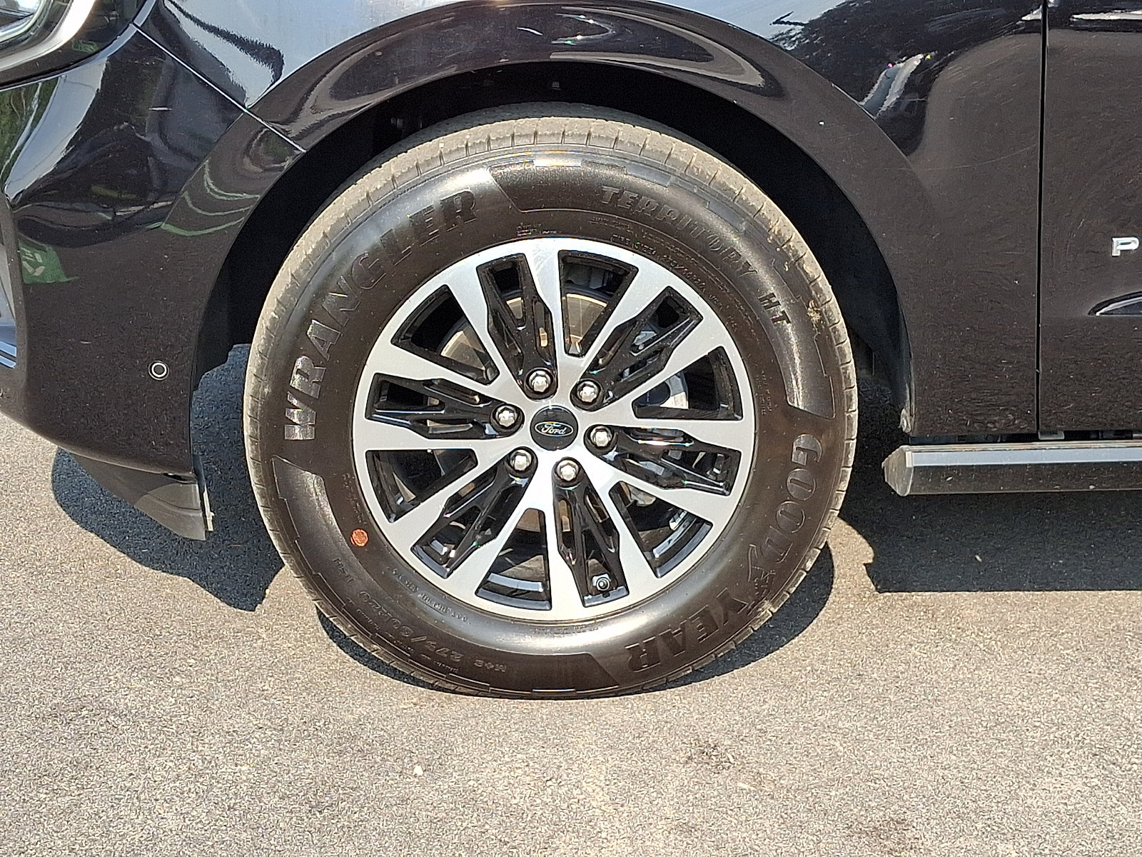 Certified 2025 Ford Expedition Max Platinum AWD/4WD image 9