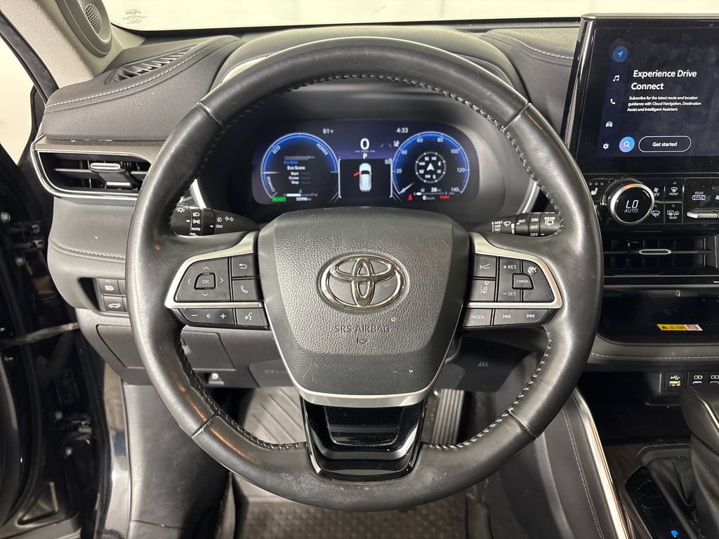 Used 2023 Toyota Highlander Limited AWD/4WD image 16