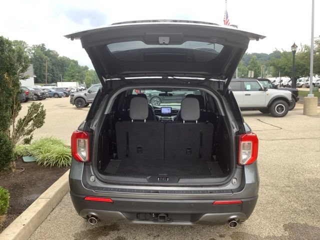 Certified 2023 Ford Explorer XLT w/ Equipment Group 202A AWD/4WD image 33