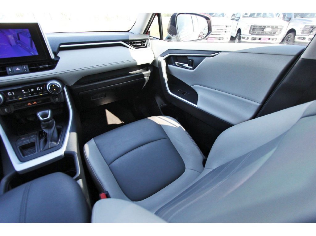 Used 2024 Toyota RAV4 XLE Premium FWD image 12