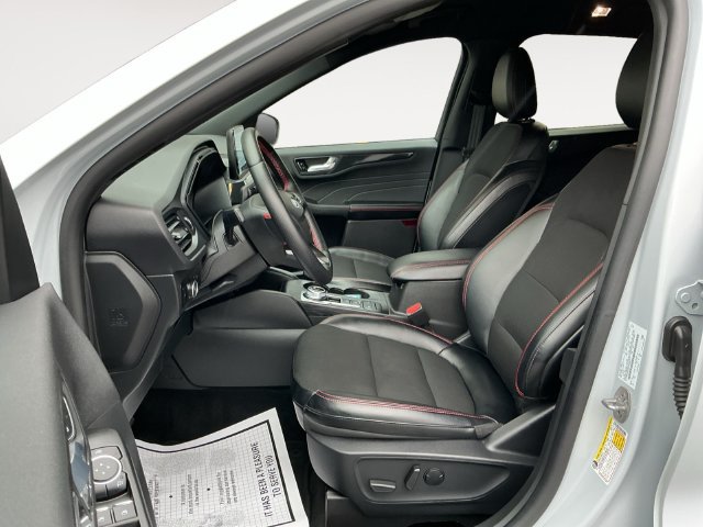 Certified 2025 Ford Escape ST-Line Select AWD/4WD image 11