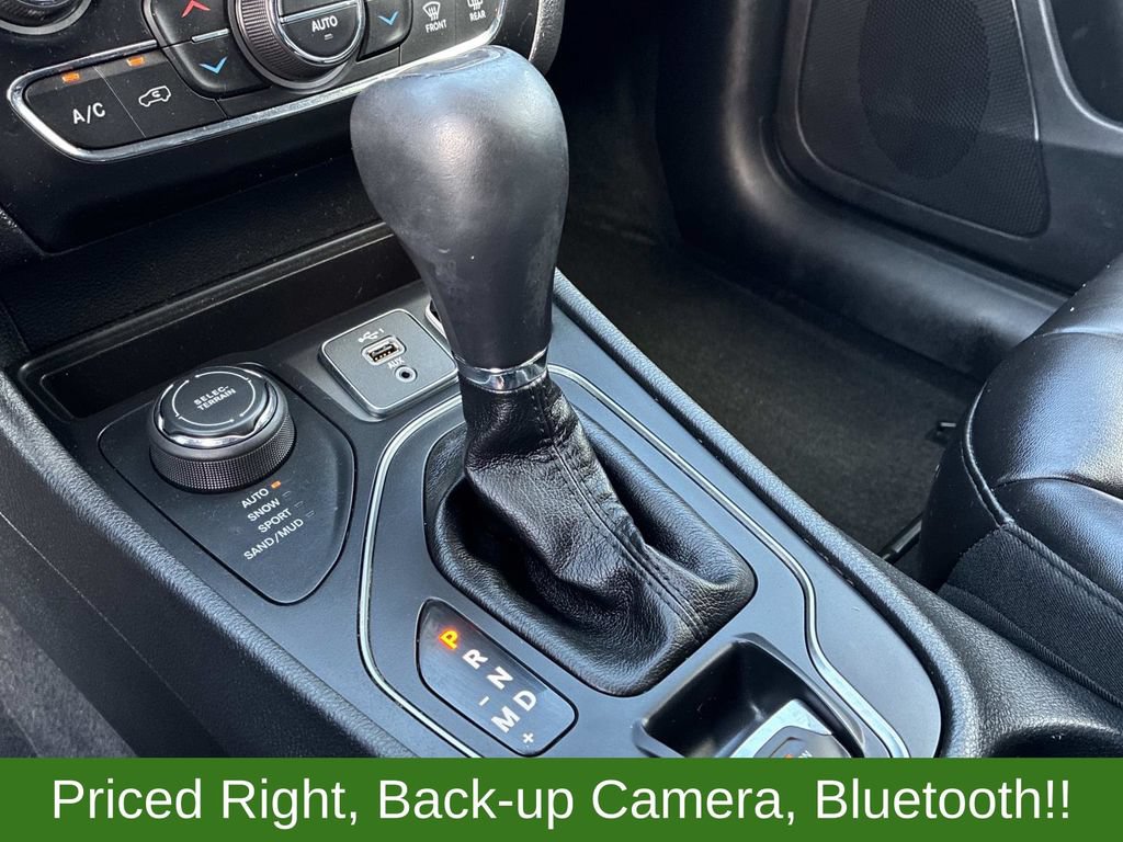 Used 2019 Jeep Cherokee Latitude Plus w/ Comfort/Convenience Group AWD/4WD image 28