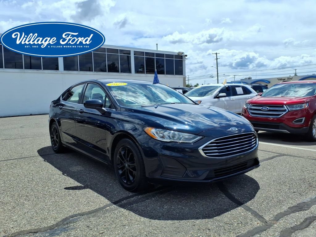 Certified 2020 Ford Fusion SE FWD image 3