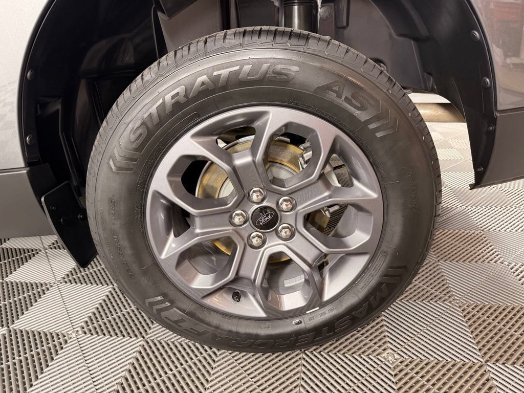 Certified 2025 Ford Maverick XLT w/ XLT Luxury Package FWD image 15