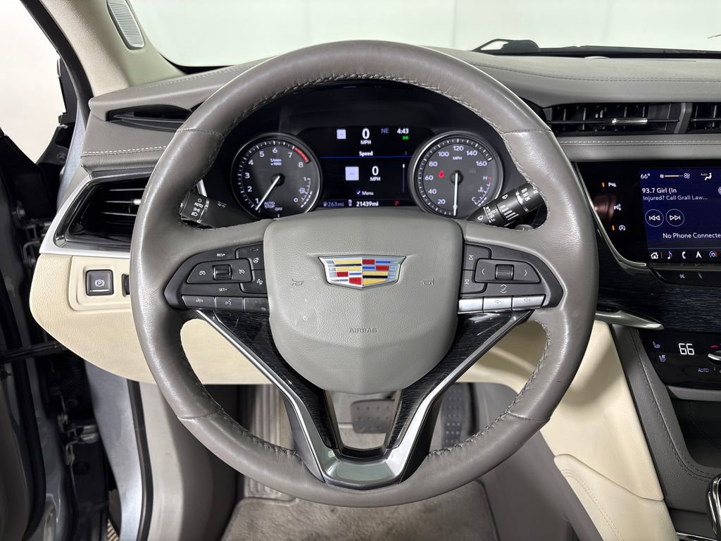 Used 2024 Cadillac XT6 Premium Luxury w/ Technology Package FWD image 16
