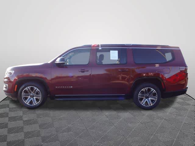 Used 2024 Jeep Wagoneer L Series II w/ Flexible Seating Group AWD/4WD image 2