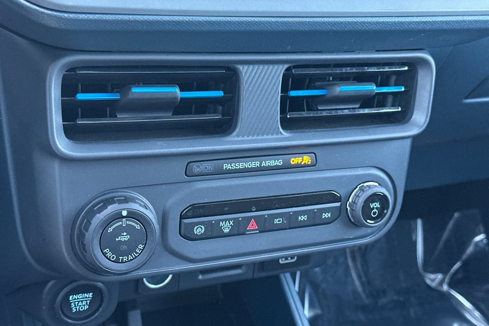 Certified 2025 Ford Maverick Lobo AWD/4WD image 18