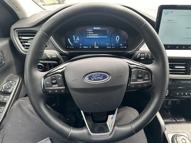 Certified 2025 Ford Escape Platinum AWD/4WD image 12