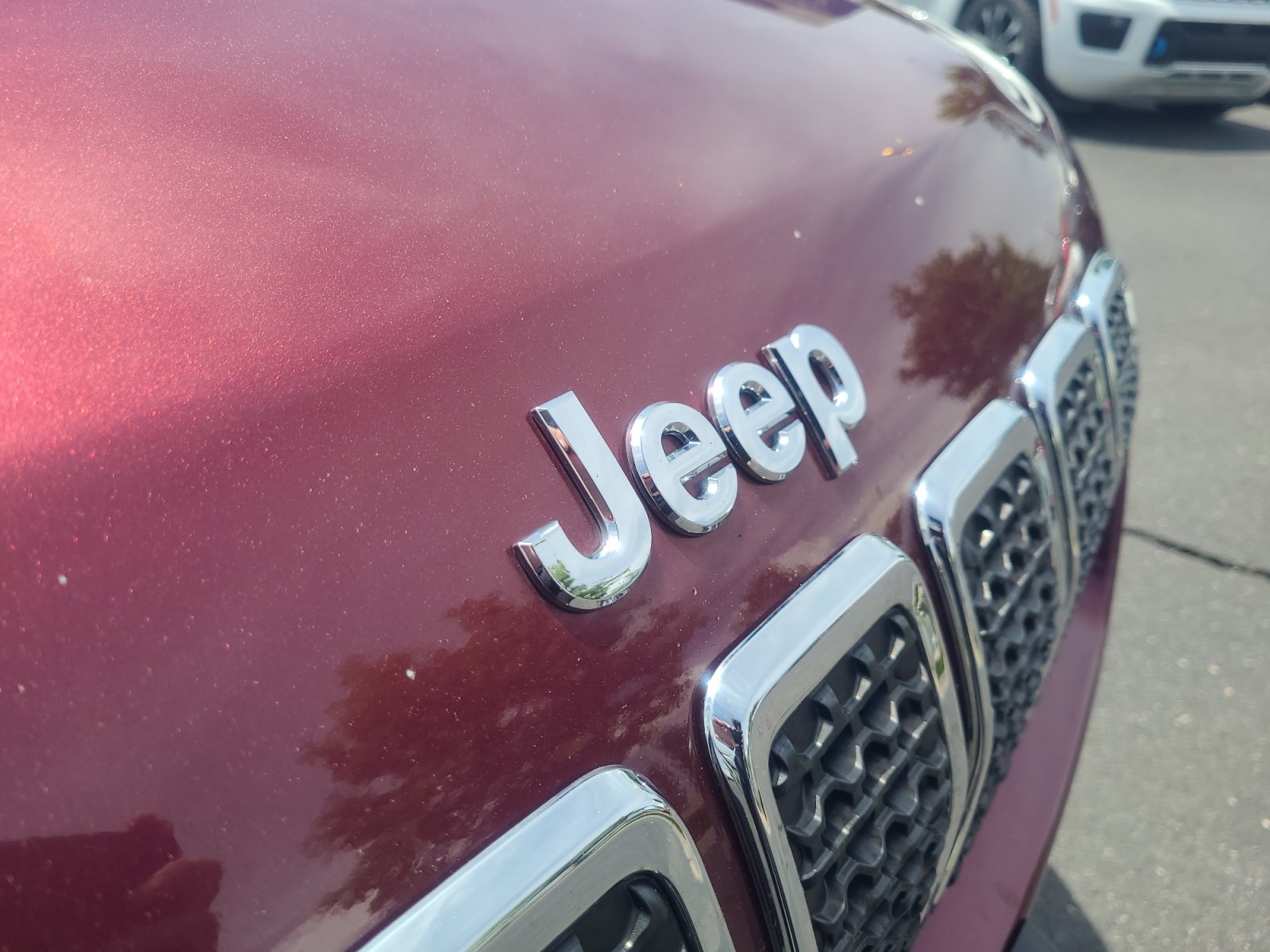 Used 2019 Jeep Cherokee Limited w/ Technology Group AWD/4WD image 23