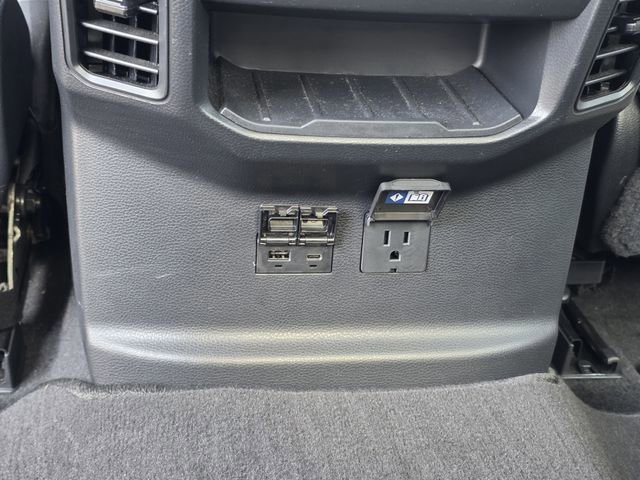 Used 2024 Toyota Tundra Limited w/ Power Package AWD/4WD image 17