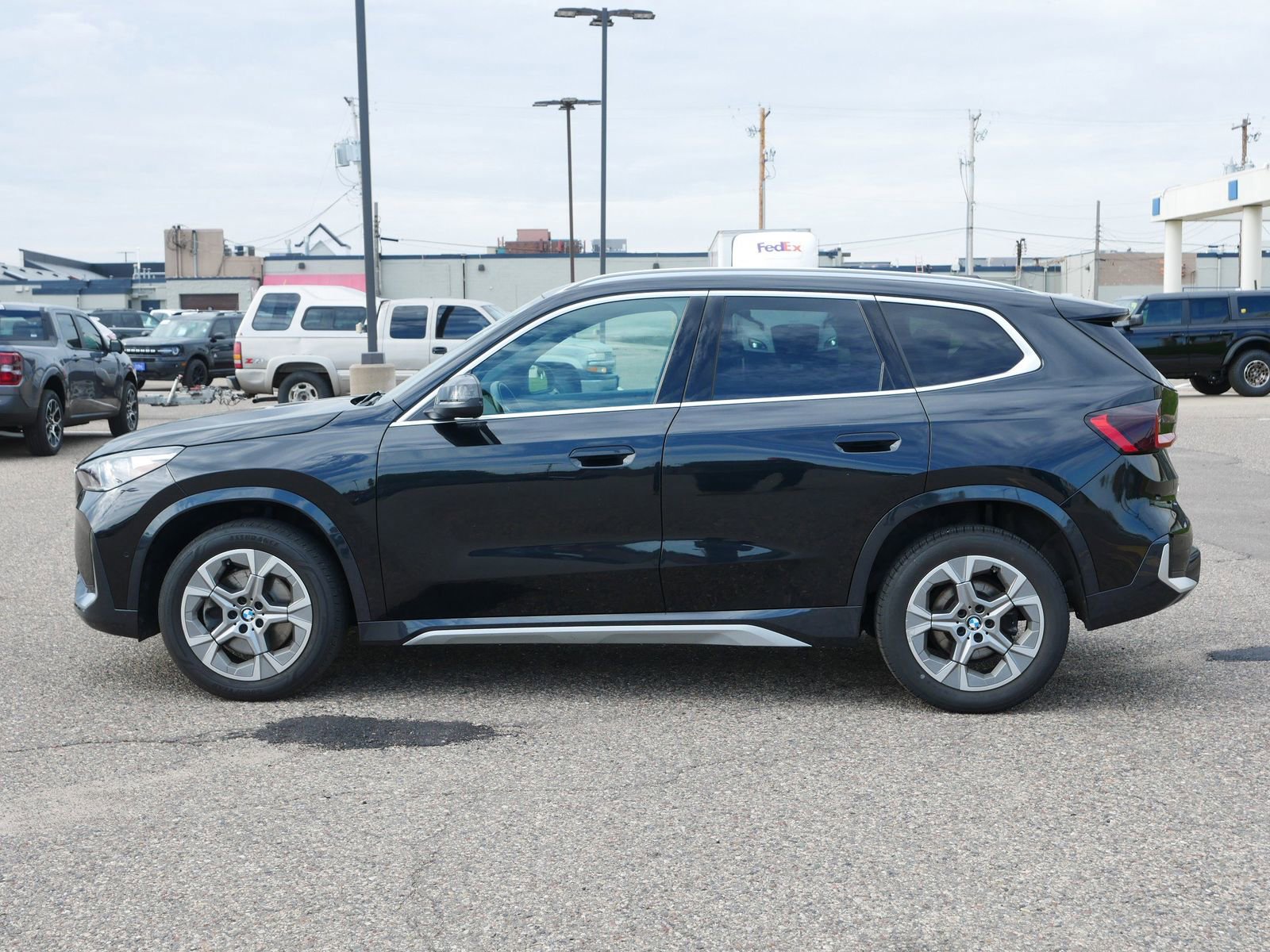 Used 2025 BMW X1 xDrive28i AWD/4WD image 2