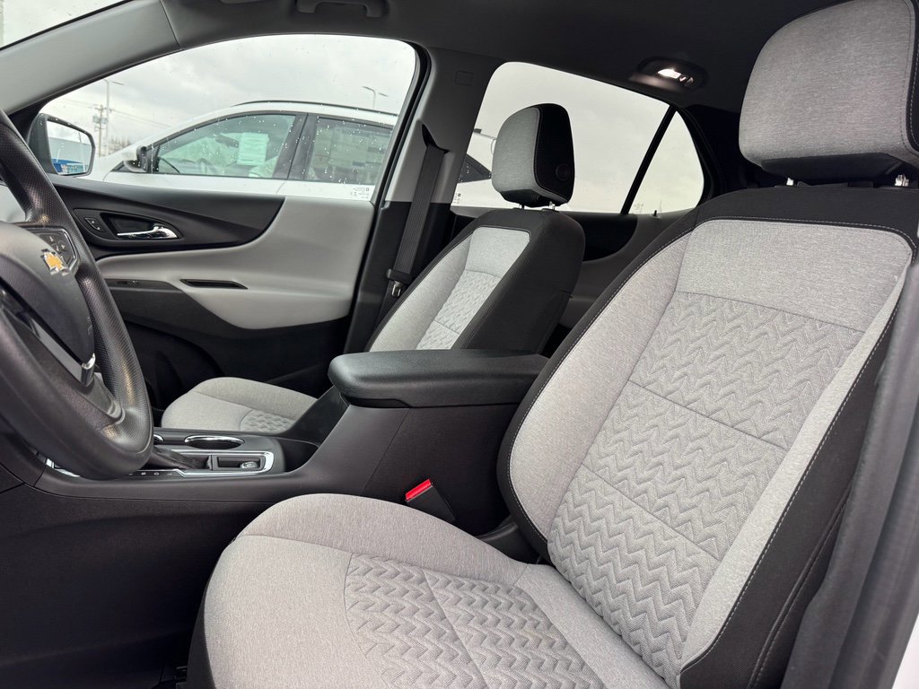 Used 2024 Chevrolet Equinox LS w/ LS Convenience Package image 28
