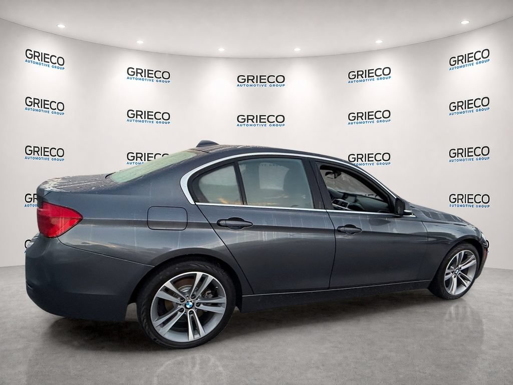 Used 2018 BMW 330i xDrive Sedan AWD/4WD image 7