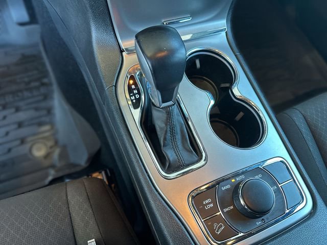 Used 2020 Jeep Grand Cherokee Laredo image 20