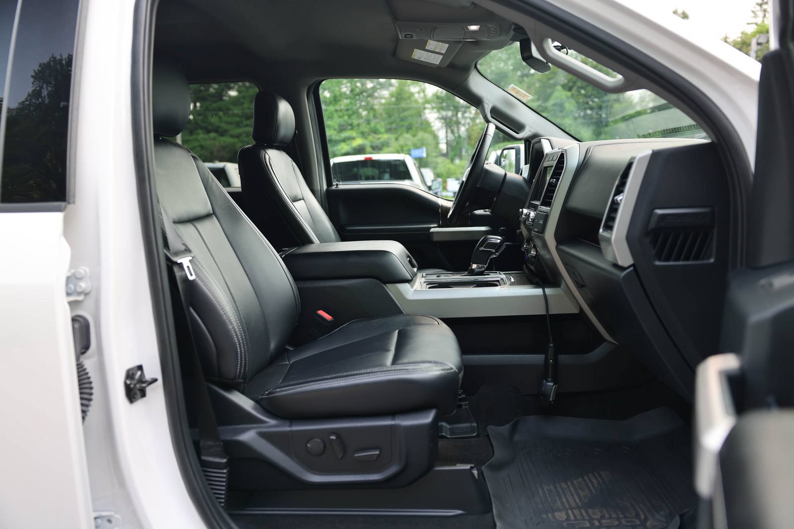 Certified 2019 Ford F150 Lariat w/ Trailer Tow Package AWD/4WD image 9