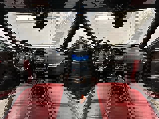 Used 2020 Jaguar F-PACE R-Sport image 22