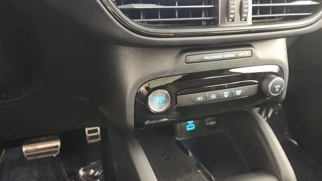 Certified 2023 Ford Escape ST-Line Select w/ Tech Pack #2 image 25