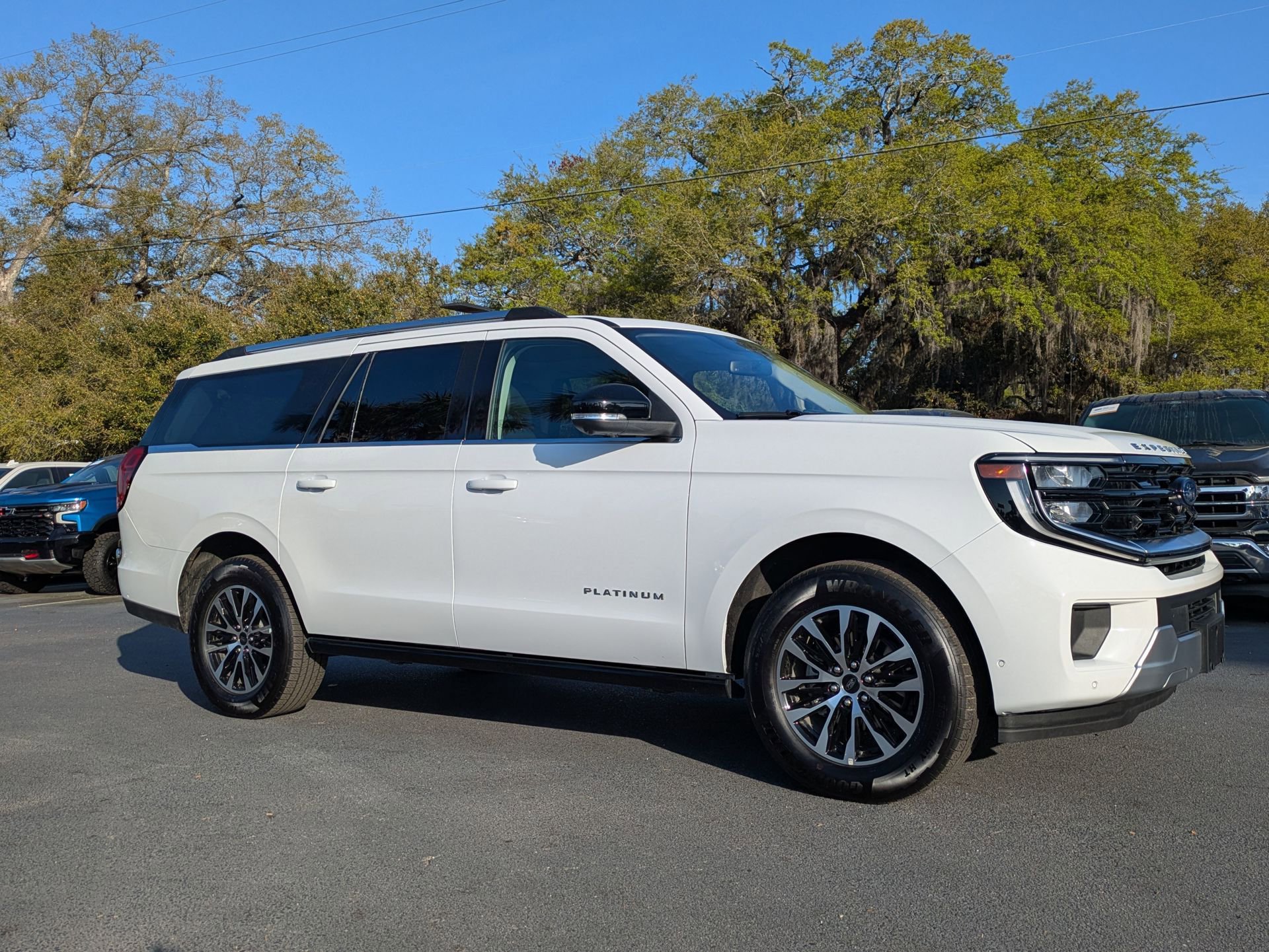 Certified 2025 Ford Expedition Max Platinum image 2