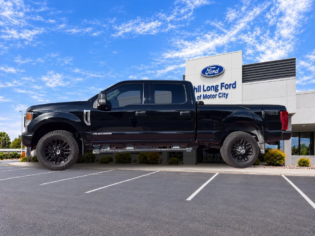 Certified 2022 Ford F250 XLT w/ Black Appearance Package AWD/4WD image 5