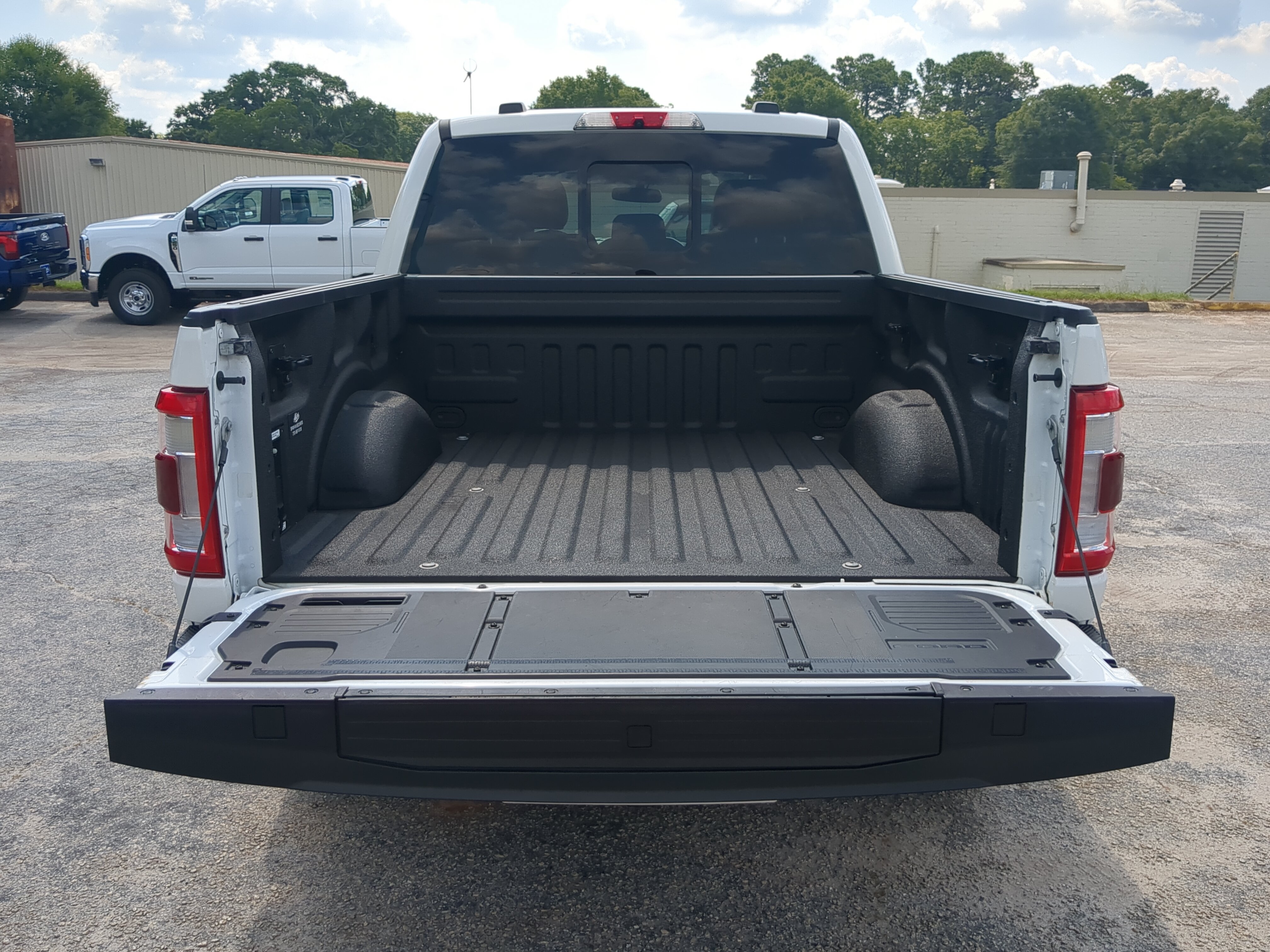 Certified 2022 Ford F150 Platinum w/ Equipment Group 701A High AWD/4WD image 11