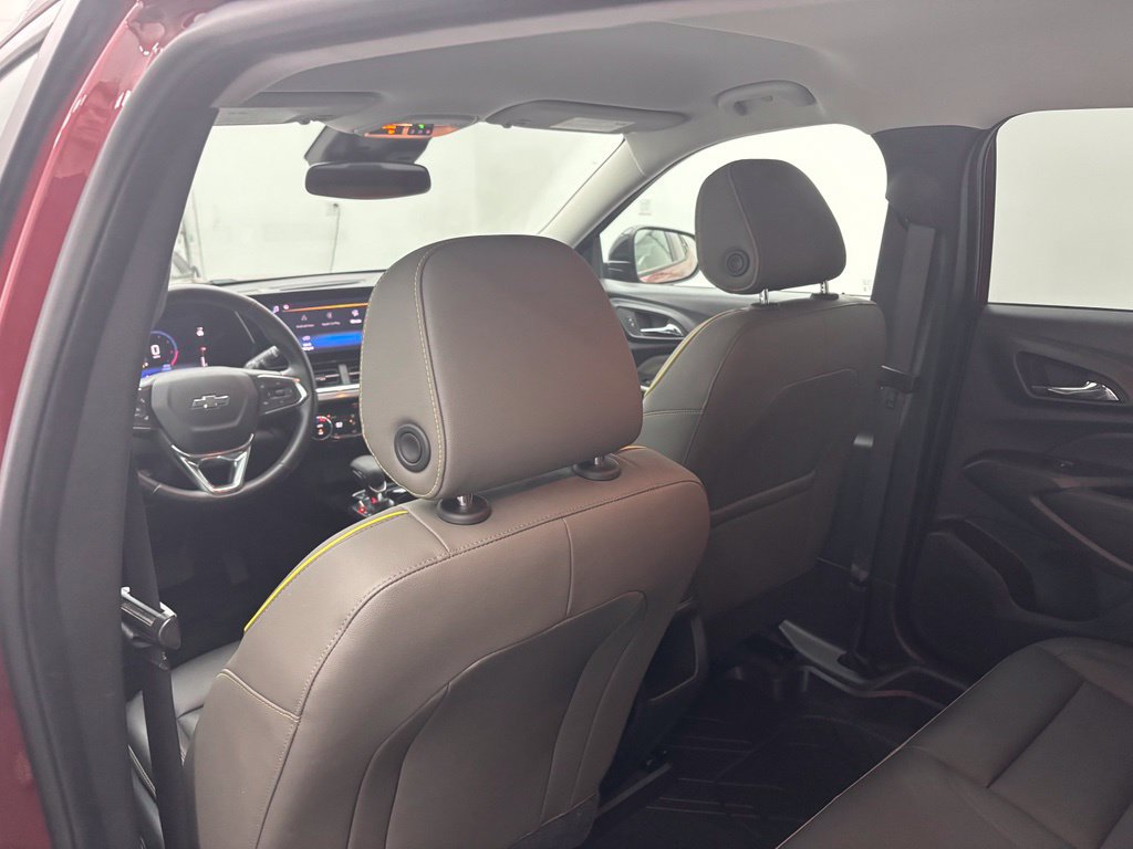 Used 2024 Chevrolet Trax ACTIV w/ Driver Confidence Package FWD image 32