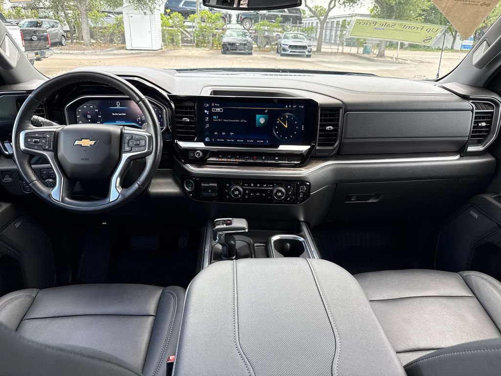 Used 2023 Chevrolet Silverado 1500 LTZ RWD image 5