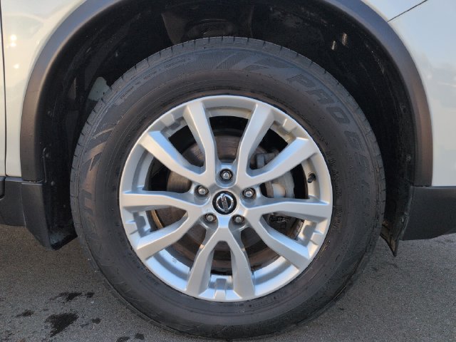 Used 2018 Nissan Rogue SV AWD/4WD image 13
