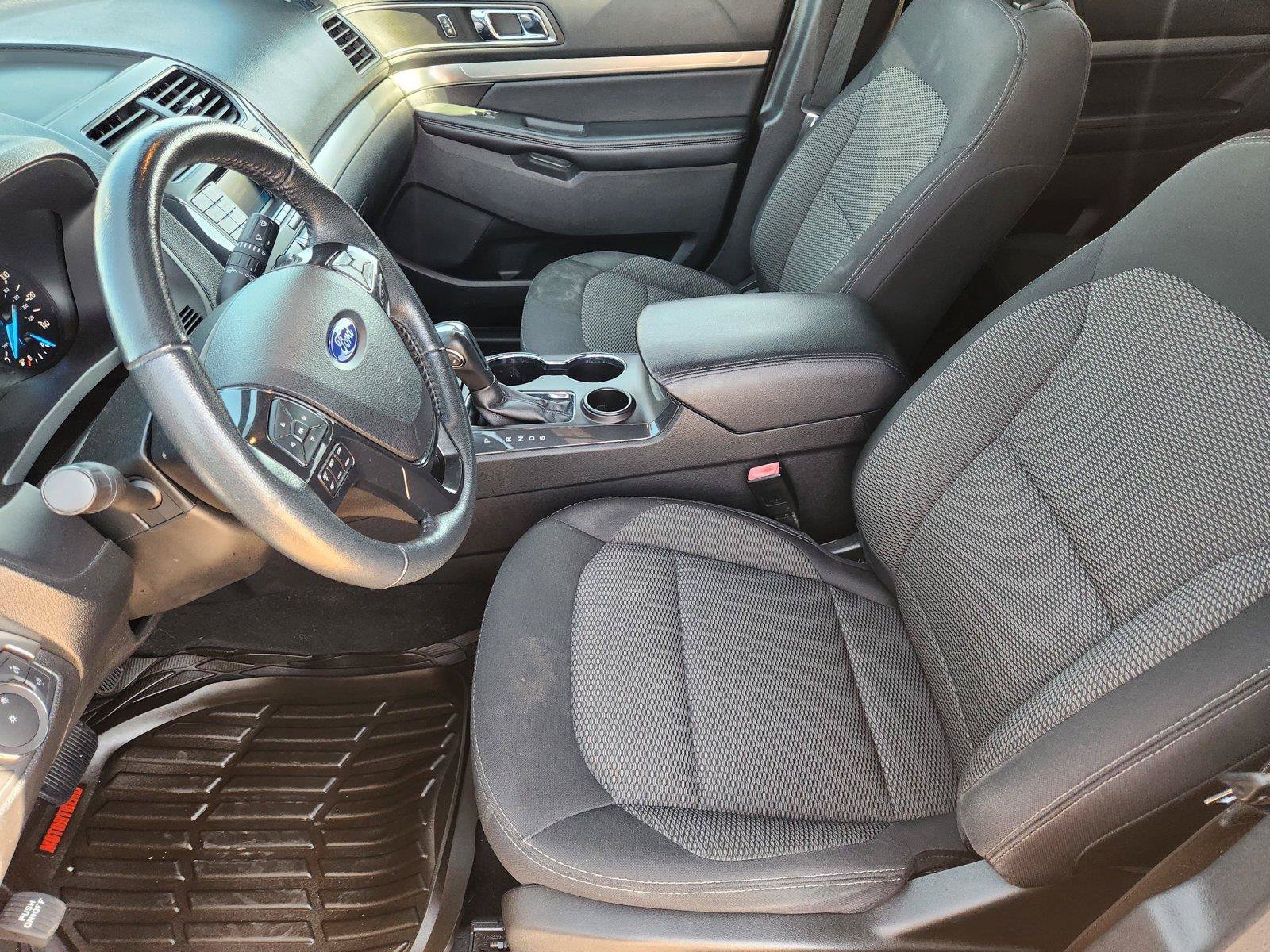 Certified 2019 Ford Explorer XLT FWD image 10