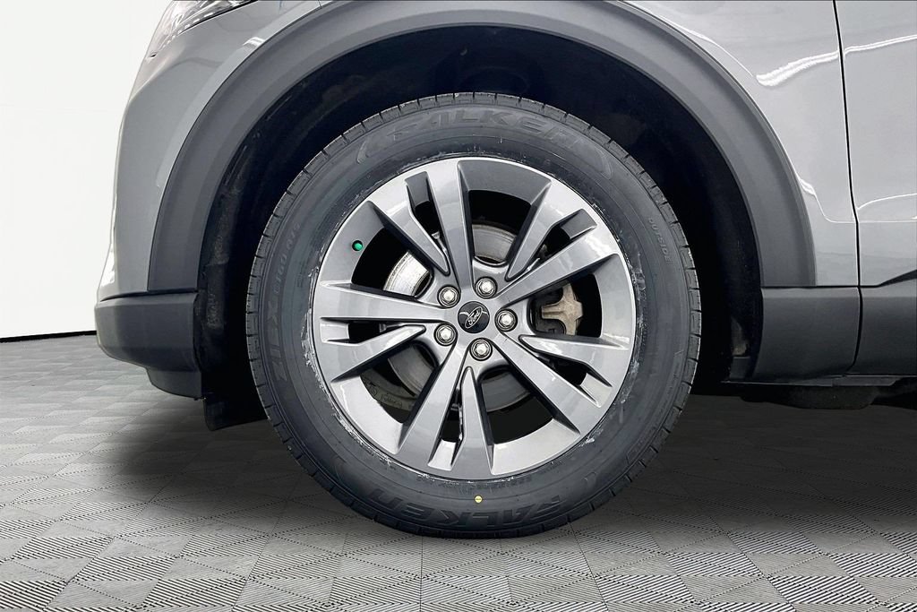 Certified 2025 Ford Explorer Active w/ Active Comfort Package AWD/4WD image 9