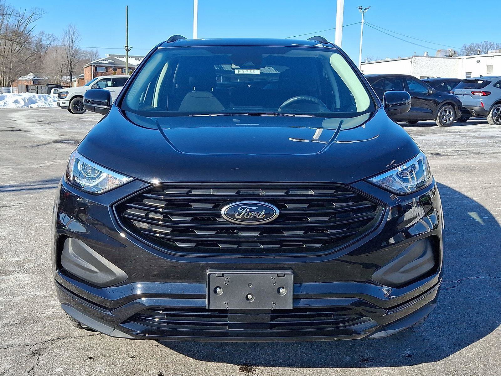 Certified 2023 Ford Edge SE w/ Black Appearance Package image 2