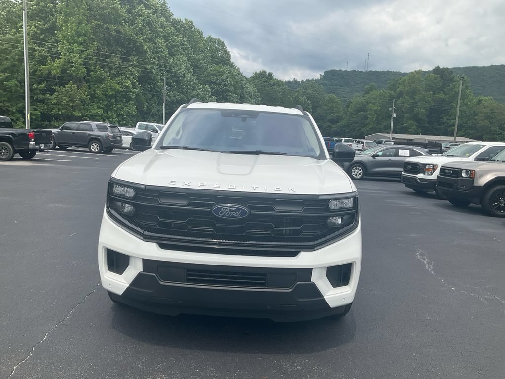 Certified 2025 Ford Expedition Active RWD image 2