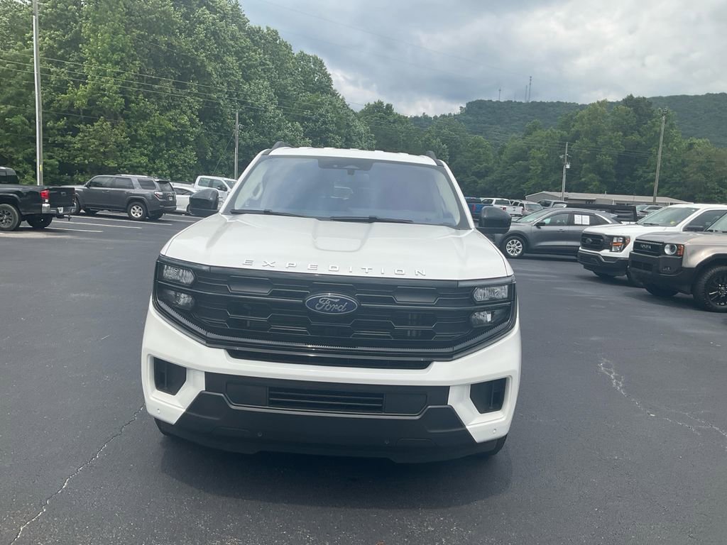 Certified 2025 Ford Expedition Active RWD image 2