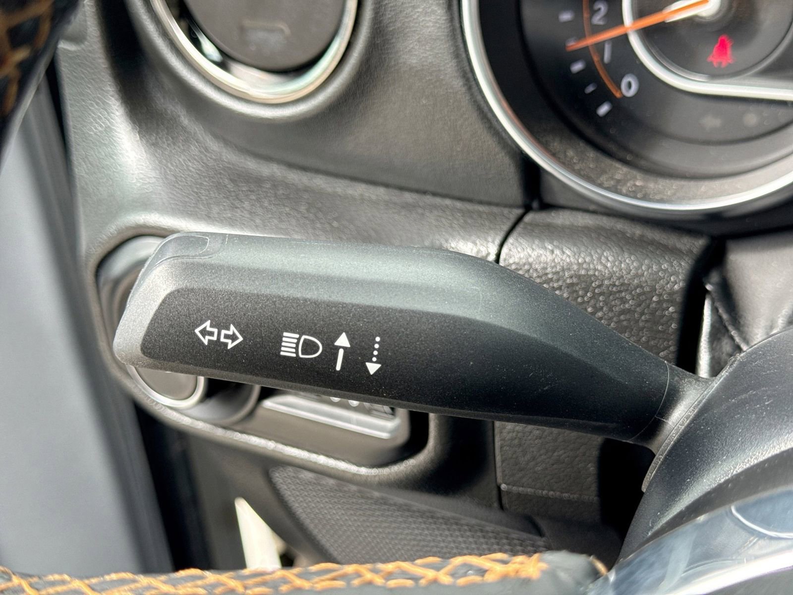 Used 2022 Jeep Wrangler Unlimited Sahara AWD/4WD image 28
