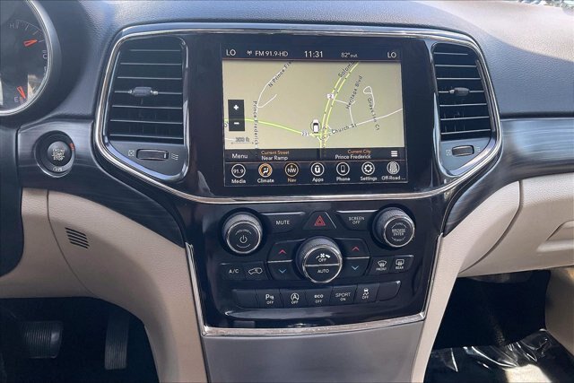 Used 2022 Jeep Grand Cherokee Laredo E AWD/4WD image 28