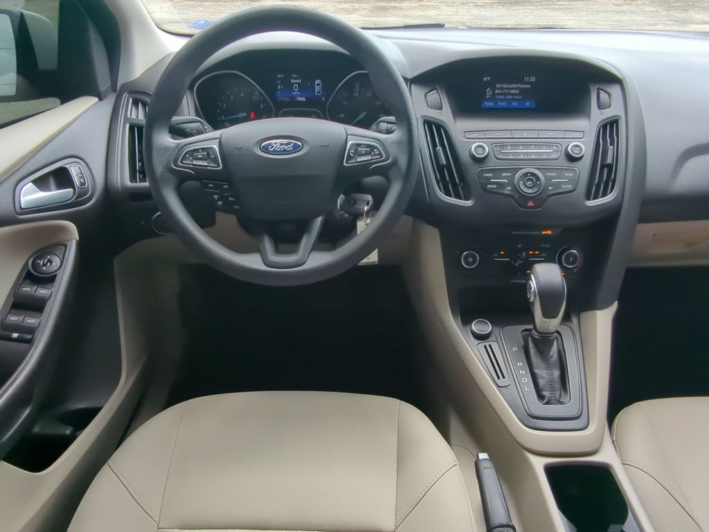 Certified 2018 Ford Focus SE FWD image 13