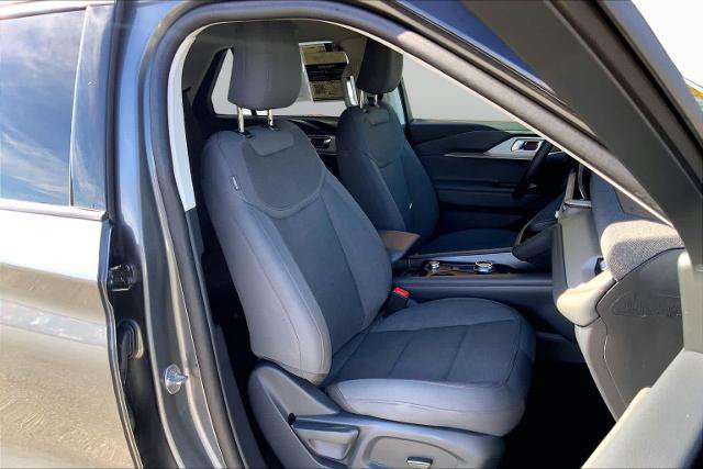 Certified 2025 Ford Explorer Active AWD/4WD image 8