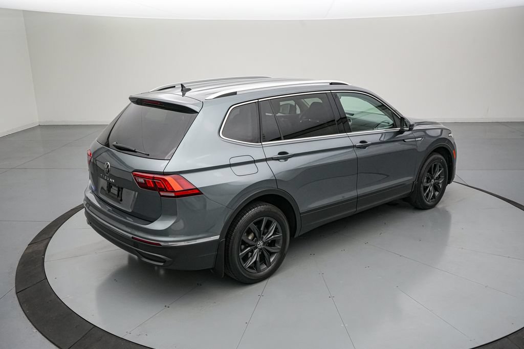 Used 2024 Volkswagen Tiguan SE w/ MDO Package, Three-Row FWD image 4