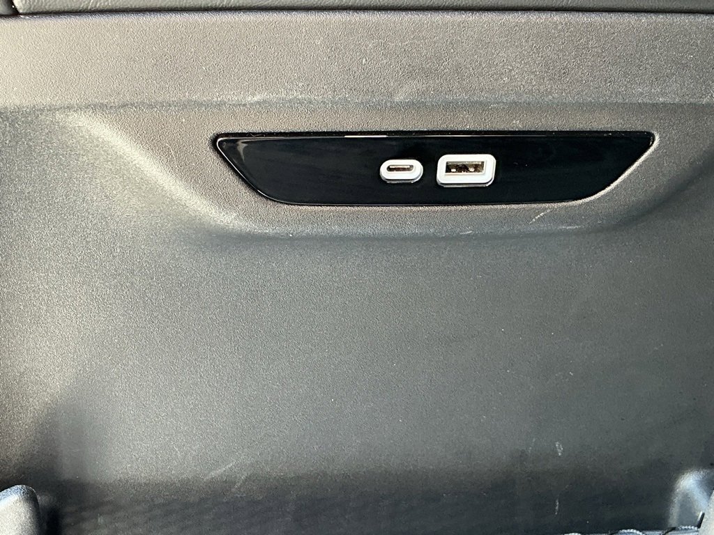 Used 2024 Chrysler Pacifica Touring-L image 31