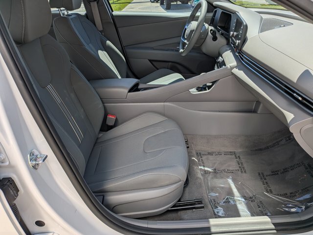 Used 2025 Hyundai Elantra Hybrid FWD image 35