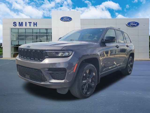 Used 2025 Jeep Grand Cherokee Altitude