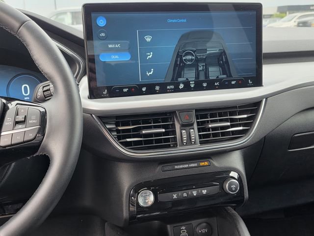 Certified 2025 Ford Escape Platinum AWD/4WD image 10