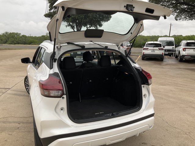 Used 2023 Nissan Kicks SV FWD image 14