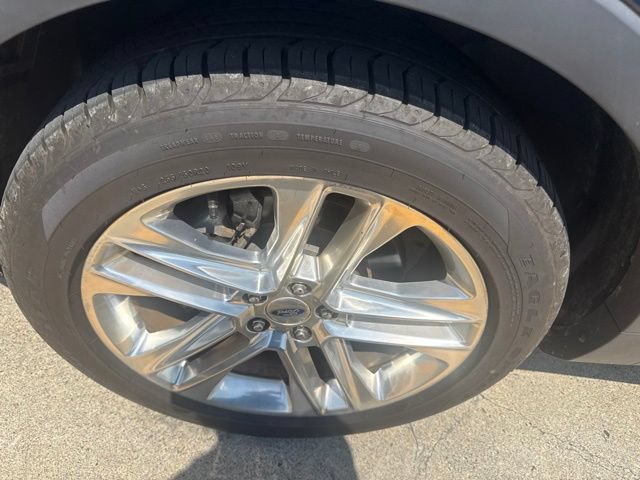 Certified 2017 Ford Explorer XLT w/ Equipment Group 202A FWD image 17