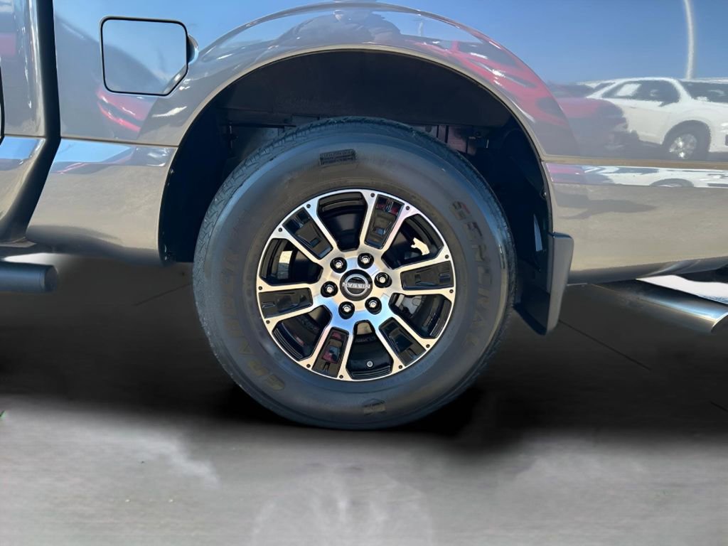 Used 2023 Nissan Titan SV w/ SV Convenience Package image 24