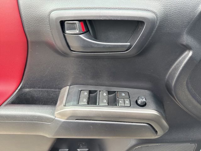 Used 2021 Toyota Tacoma SR5 w/ Technology Package AWD/4WD image 13