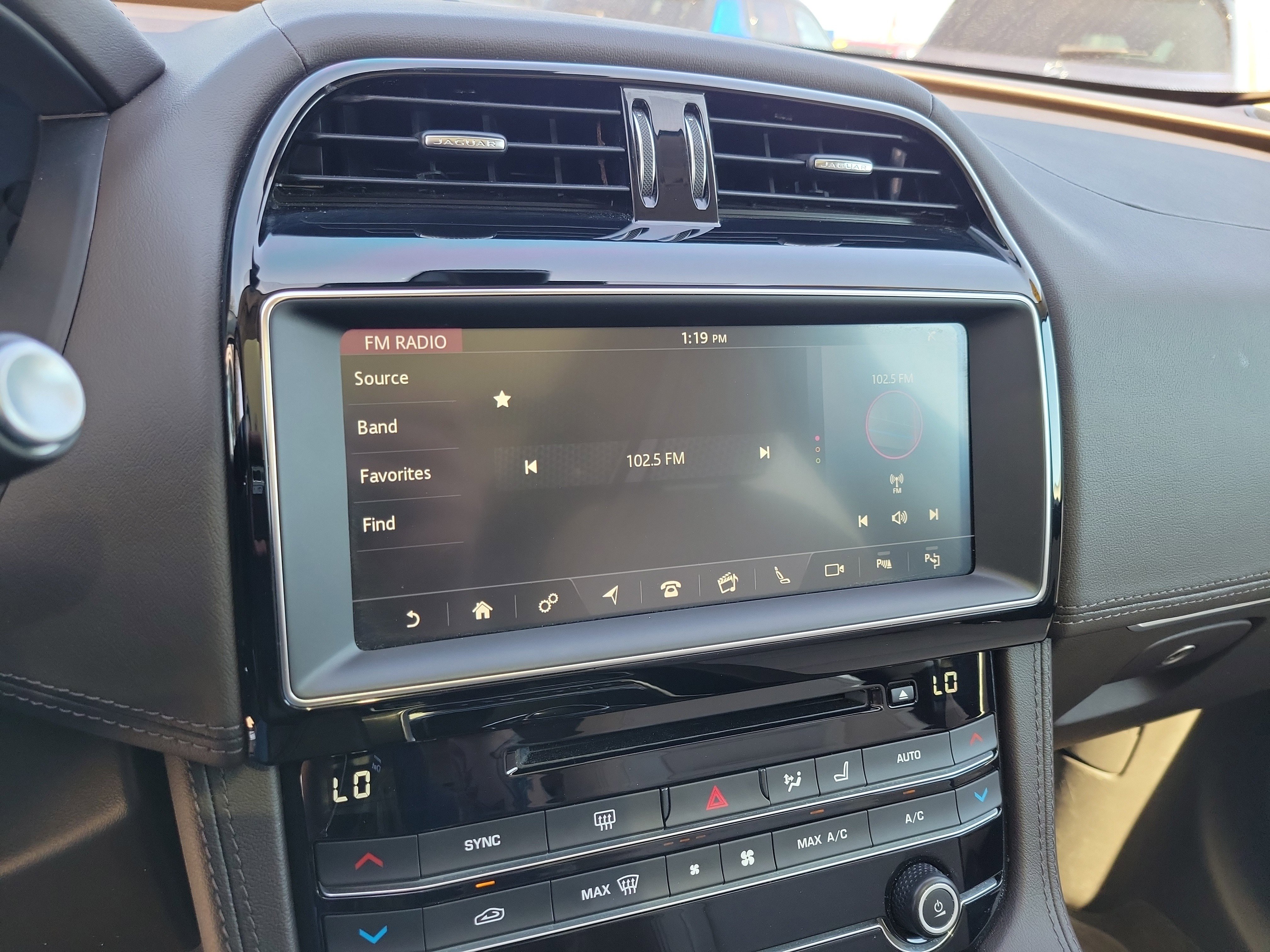 Used 2020 Jaguar F-PACE Prestige image 18